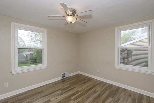 W271N2563 Pear Tree LANE, Pewaukee, WI 53072
