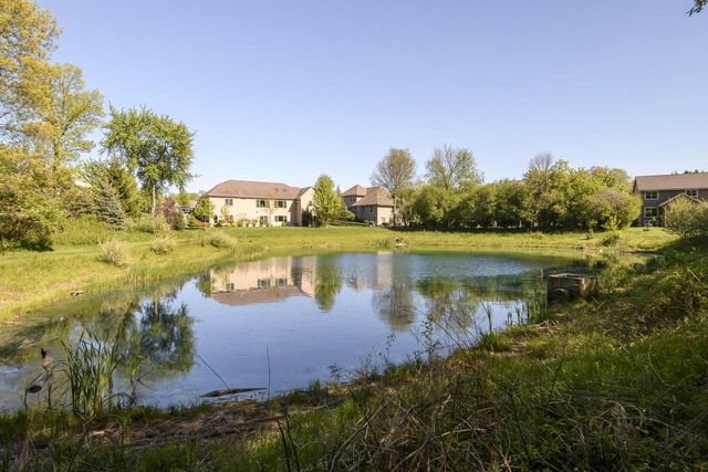 W271N2563 Pear Tree LANE, Pewaukee, WI 53072