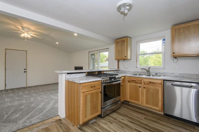 W271N2563 Pear Tree LANE, Pewaukee, WI 53072