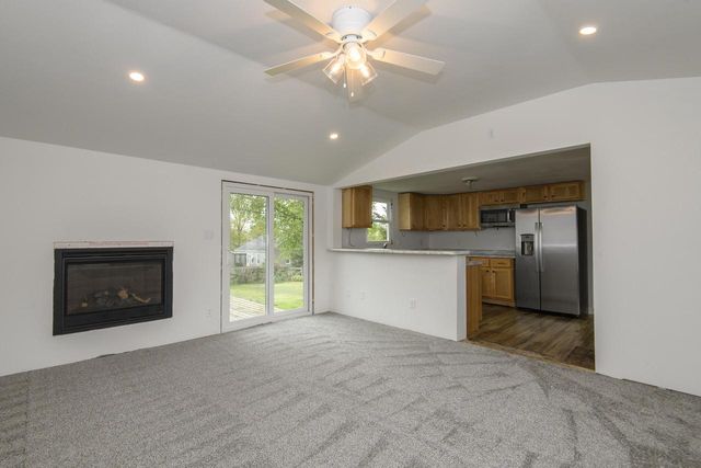 W271N2563 Pear Tree LANE, Pewaukee, WI 53072