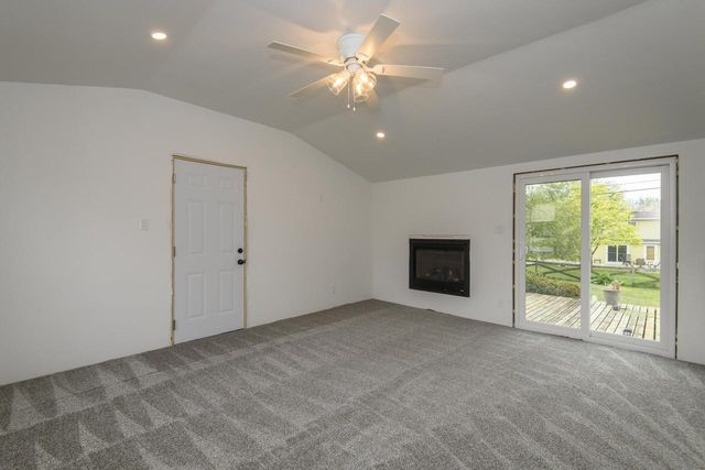 W271N2563 Pear Tree LANE, Pewaukee, WI 53072