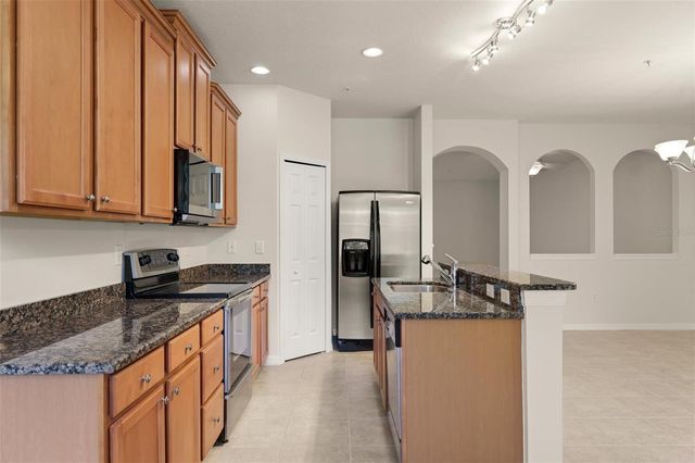 3717 PARKRIDGE CIRCLE 6-102, Sarasota, FL 34243