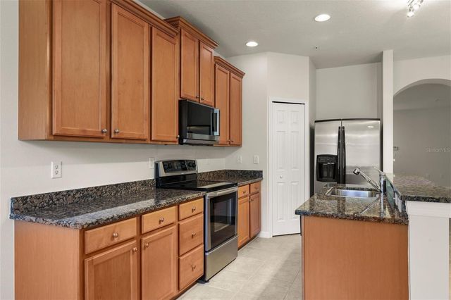 3717 PARKRIDGE CIRCLE 6-102, Sarasota, FL 34243