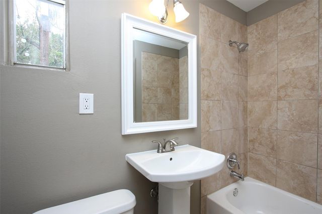 1127 Walling Street, Houston, TX 77009