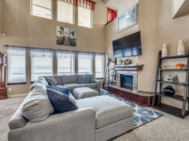 332 E Highland Avenue, Eufaula, OK 74432