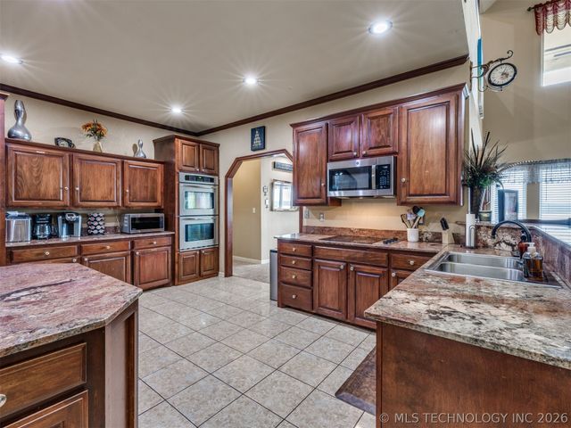 332 E Highland Avenue, Eufaula, OK 74432