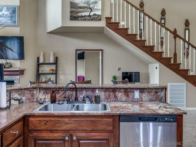 332 E Highland Avenue, Eufaula, OK 74432
