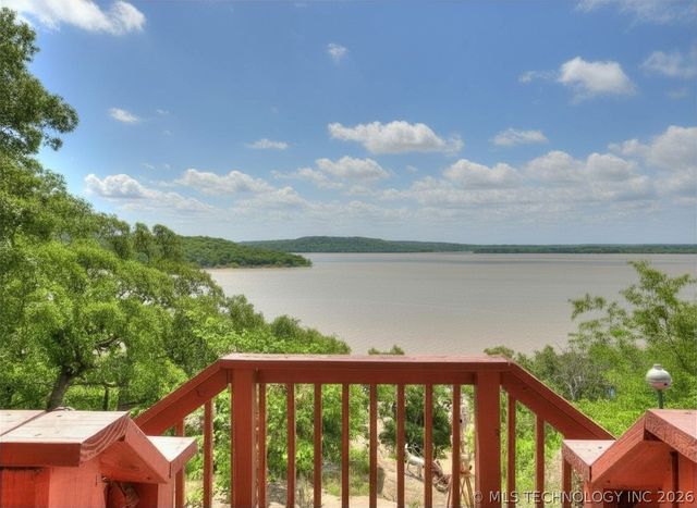 332 E Highland Avenue, Eufaula, OK 74432