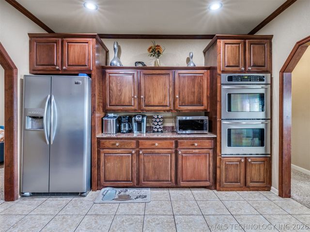 332 E Highland Avenue, Eufaula, OK 74432
