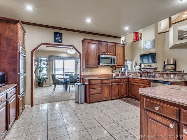332 E Highland Avenue, Eufaula, OK 74432