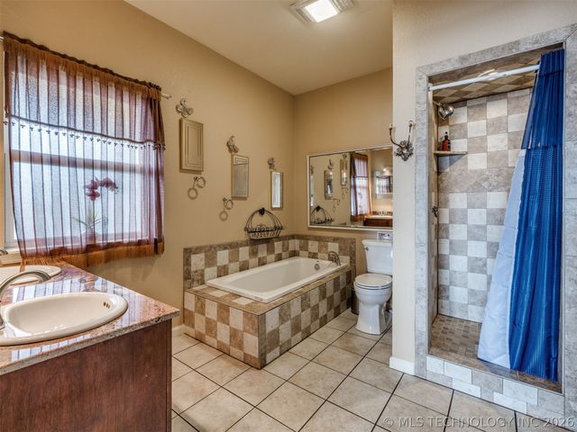 332 E Highland Avenue, Eufaula, OK 74432