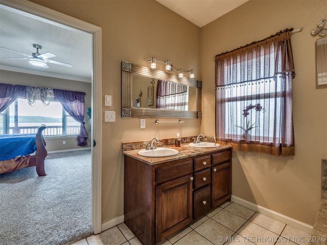 332 E Highland Avenue, Eufaula, OK 74432
