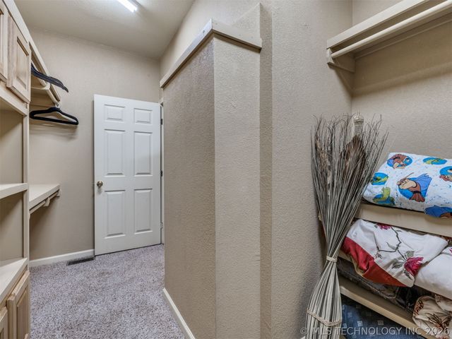 332 E Highland Avenue, Eufaula, OK 74432