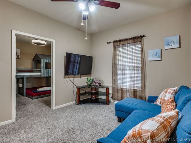 332 E Highland Avenue, Eufaula, OK 74432