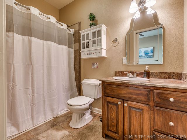 332 E Highland Avenue, Eufaula, OK 74432