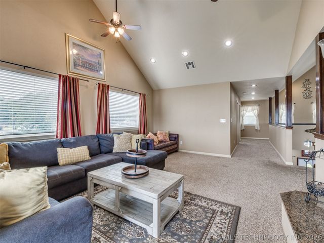 332 E Highland Avenue, Eufaula, OK 74432