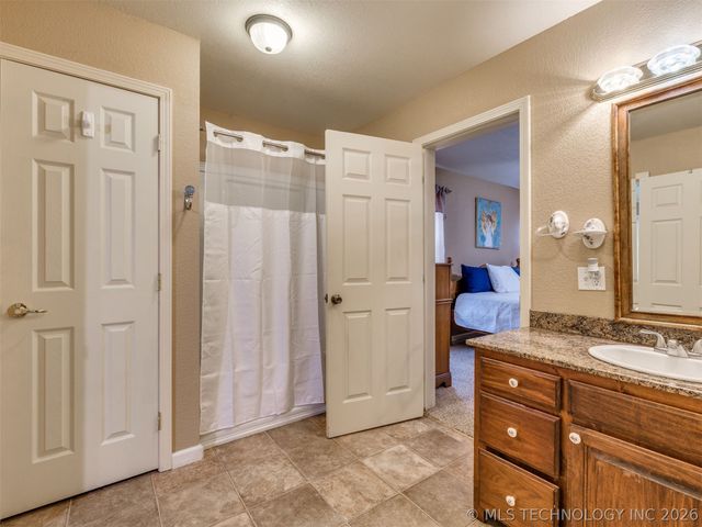 332 E Highland Avenue, Eufaula, OK 74432