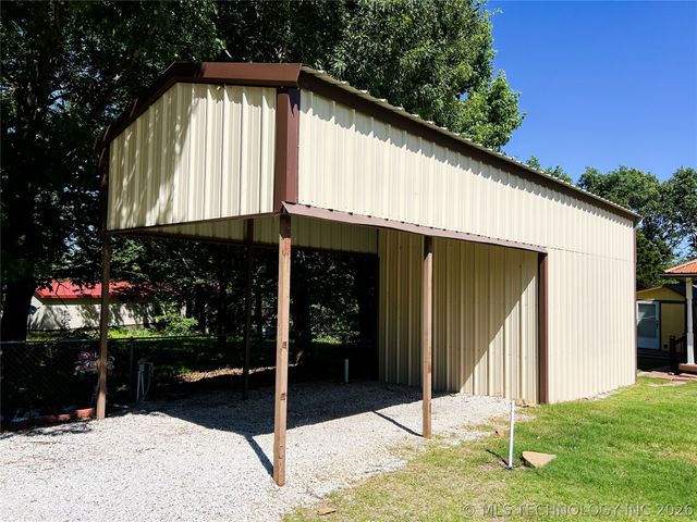 332 E Highland Avenue, Eufaula, OK 74432