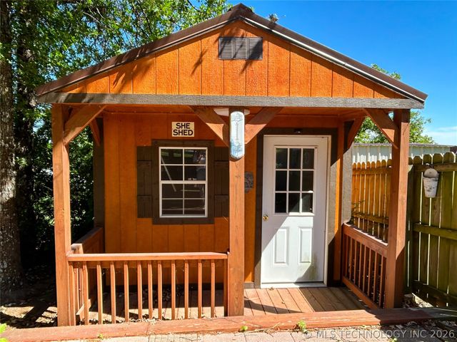 332 E Highland Avenue, Eufaula, OK 74432