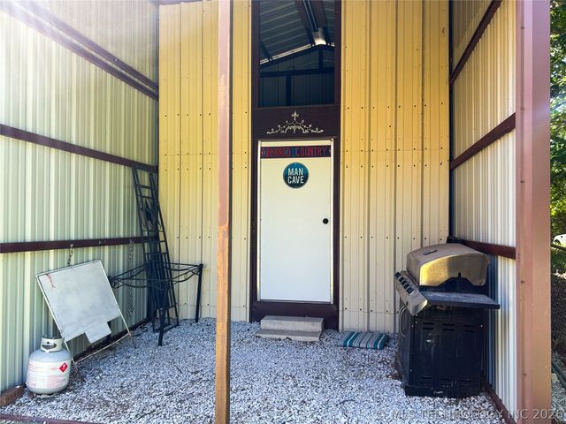 332 E Highland Avenue, Eufaula, OK 74432