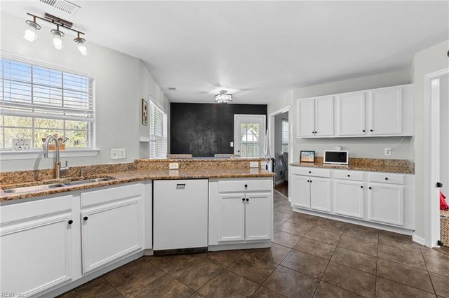 2016 Coral Ivy LN, Chesapeake, VA 23323