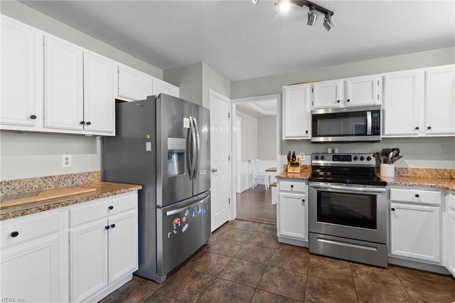 2016 Coral Ivy LN, Chesapeake, VA 23323