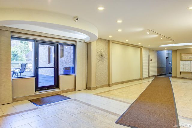 83-40 Austin Street 3X, Kew Gardens, NY 11435