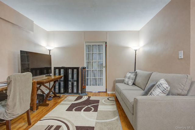 83-40 Austin Street 3X, Kew Gardens, NY 11435