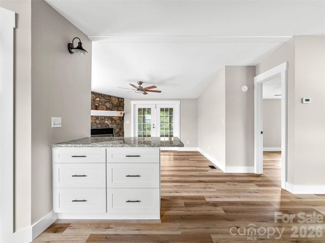 448 Riverwind Drive, Hendersonville, NC 28739