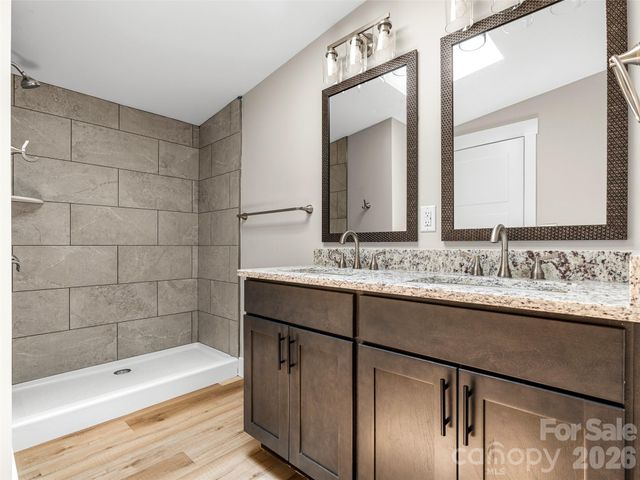 448 Riverwind Drive, Hendersonville, NC 28739