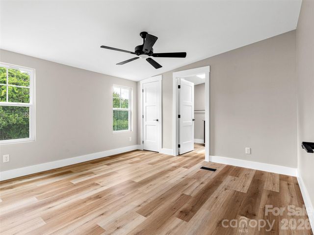 448 Riverwind Drive, Hendersonville, NC 28739