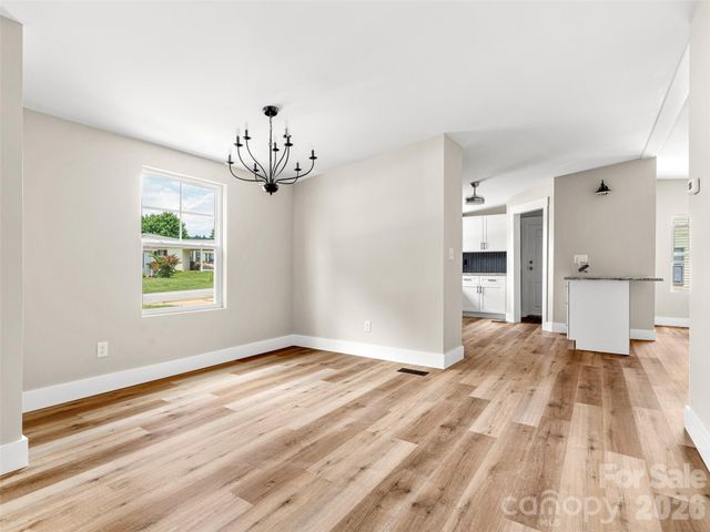 448 Riverwind Drive, Hendersonville, NC 28739