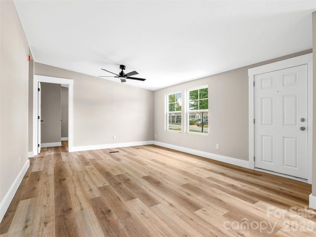 448 Riverwind Drive, Hendersonville, NC 28739