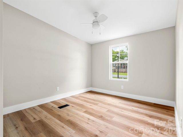448 Riverwind Drive, Hendersonville, NC 28739