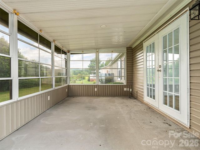 448 Riverwind Drive, Hendersonville, NC 28739