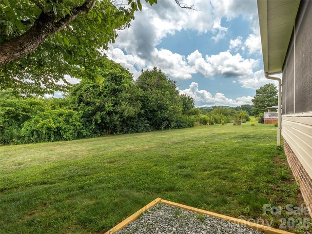 448 Riverwind Drive, Hendersonville, NC 28739