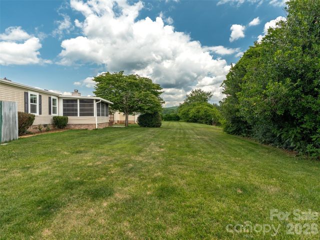 448 Riverwind Drive, Hendersonville, NC 28739