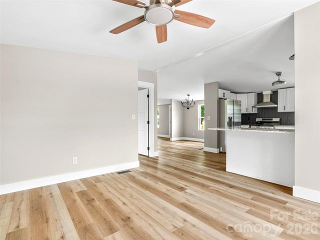 448 Riverwind Drive, Hendersonville, NC 28739