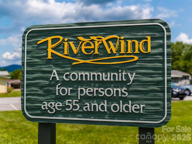448 Riverwind Drive, Hendersonville, NC 28739