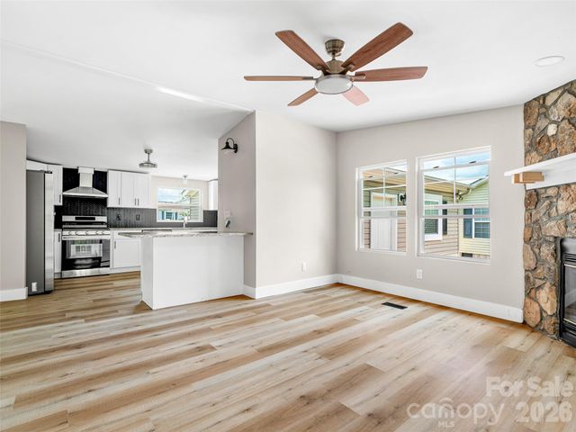448 Riverwind Drive, Hendersonville, NC 28739