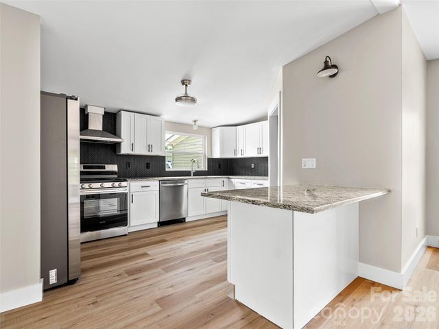 448 Riverwind Drive, Hendersonville, NC 28739