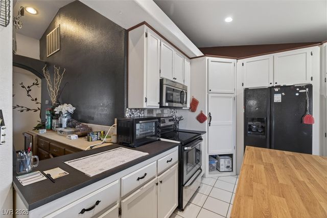 821 South Happy Lane, Pahrump, NV 89048