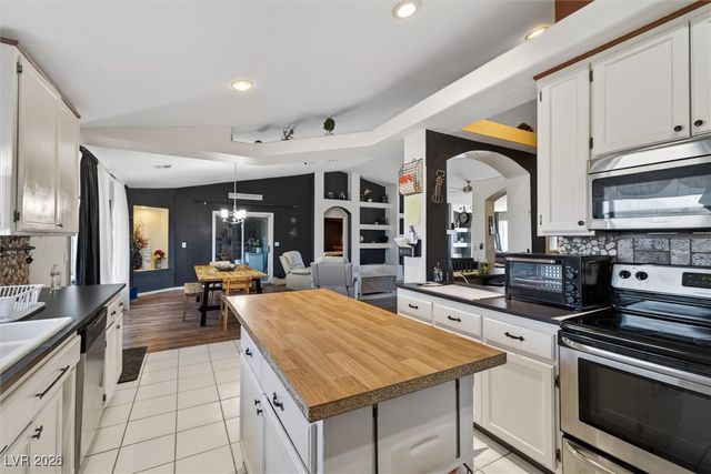 821 South Happy Lane, Pahrump, NV 89048