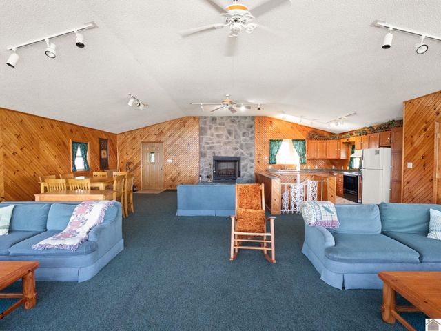 62 lakeshore dr, New Concord, KY 42076