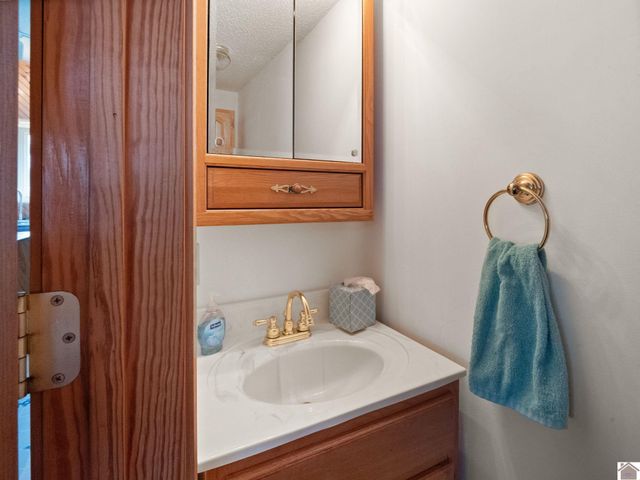 62 lakeshore dr, New Concord, KY 42076