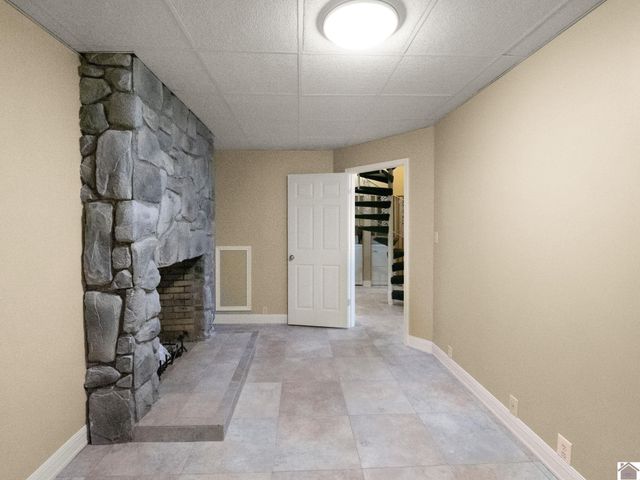 62 lakeshore dr, New Concord, KY 42076