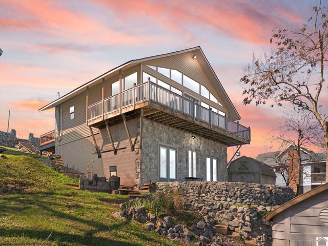 62 lakeshore dr, New Concord, KY 42076