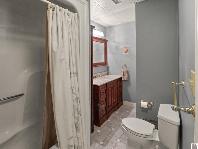 62 lakeshore dr, New Concord, KY 42076