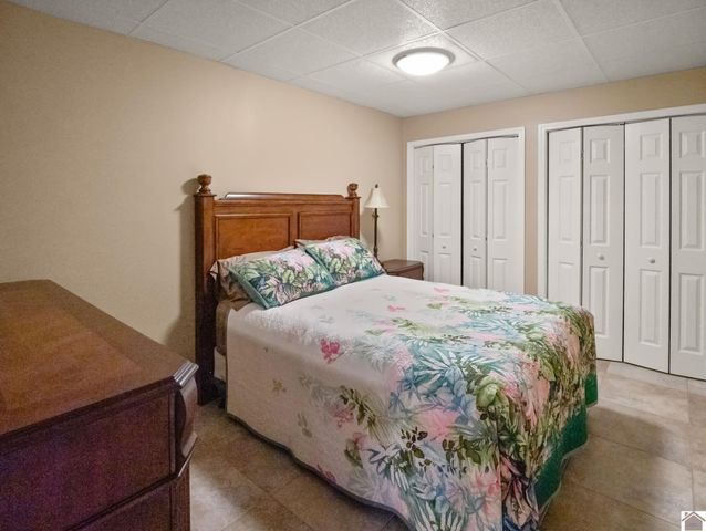 62 lakeshore dr, New Concord, KY 42076