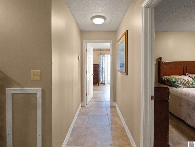 62 lakeshore dr, New Concord, KY 42076